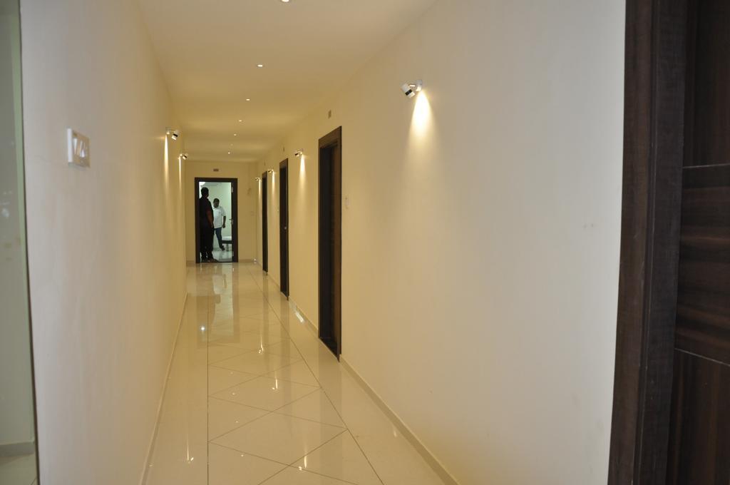 Shivdhara Hotel & Residence Райкот Стая снимка